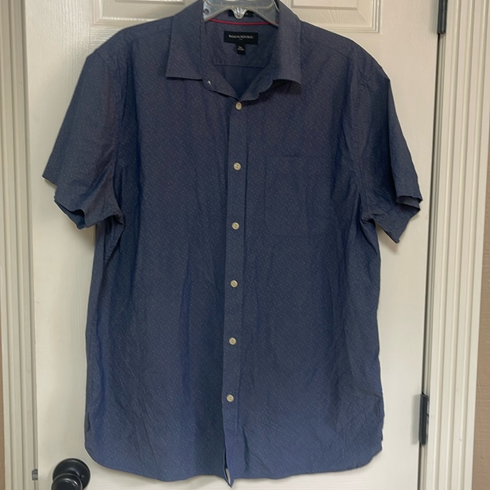 Banana Republic size XL slim fit shirt. Great condition!